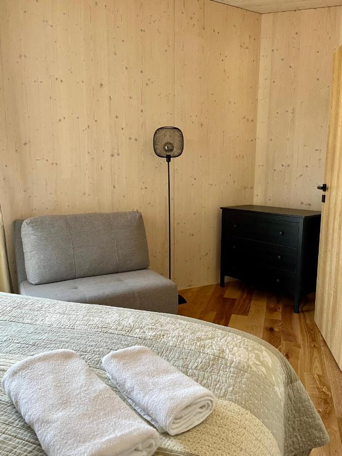 Cosy 1-Bedroom Apartment With Free Parking 迪马诺卡多林纳 外观 照片